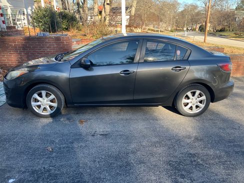 Used 2010 MAZDA MAZDA3 i Touring image 5