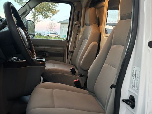 Used 2022 Ford E-350 and Econoline 350 Super Duty w/ Power Windows & Locks Group image 10