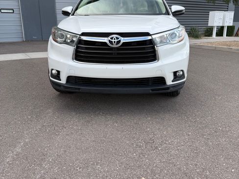 Used 2015 Toyota Highlander XLE image 2