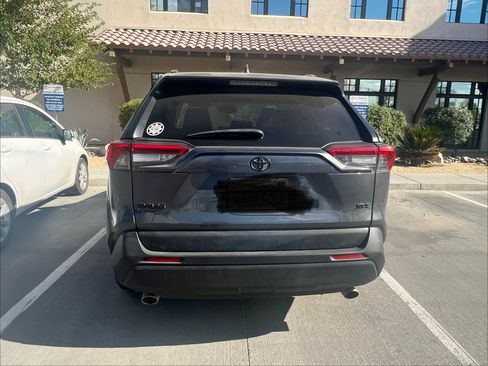 Used 2019 Toyota RAV4 XLE w/ All Weather Liner Package image 5