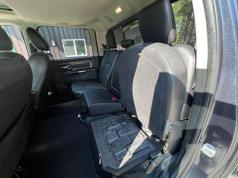 Used 2017 RAM 1500 Laramie image 19