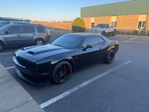 Used 2021 Dodge Challenger SRT Hellcat image 4