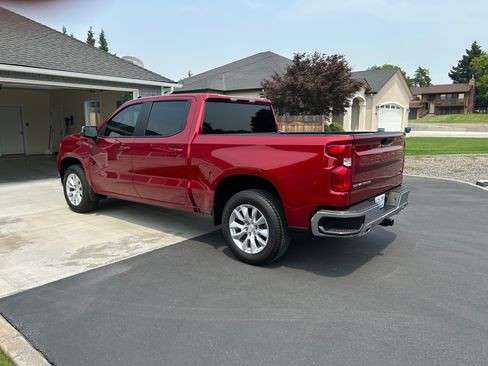 Used 2023 Chevrolet Silverado 1500 LT w/ Z71 Off-Road Package AWD/4WD image 4