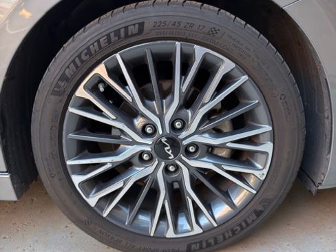 Used 2023 Kia Forte GT-Line w/ GT-Line Premium Package image 10