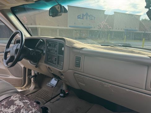 Used 2004 Chevrolet Silverado 1500 4x4 Regular Cab w/ Light Duty Power Package image 13