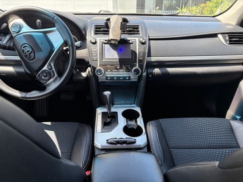 Used 2012 Toyota Camry SE FWD image 5
