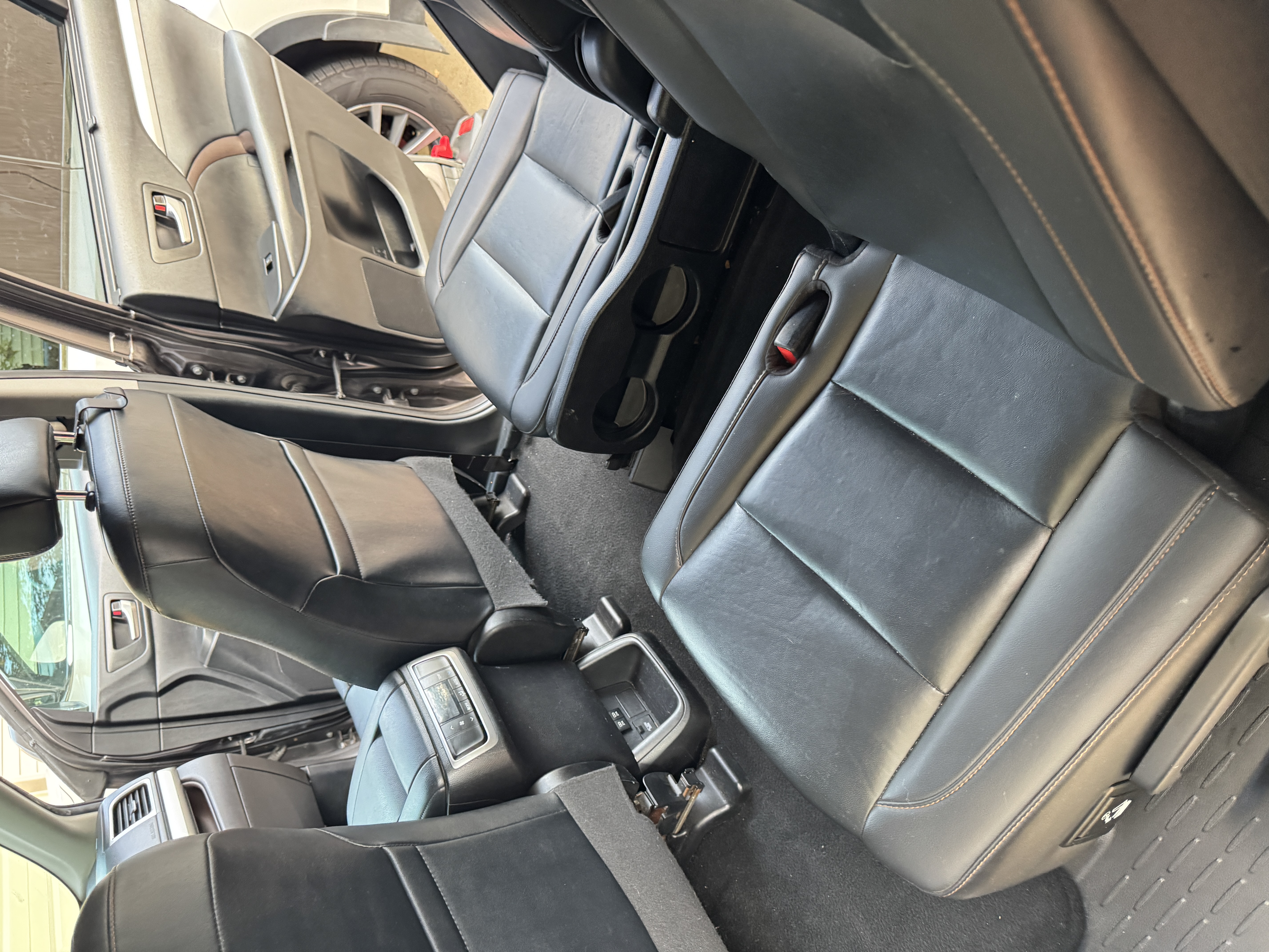 Used 2019 Toyota Highlander XLE FWD image 21