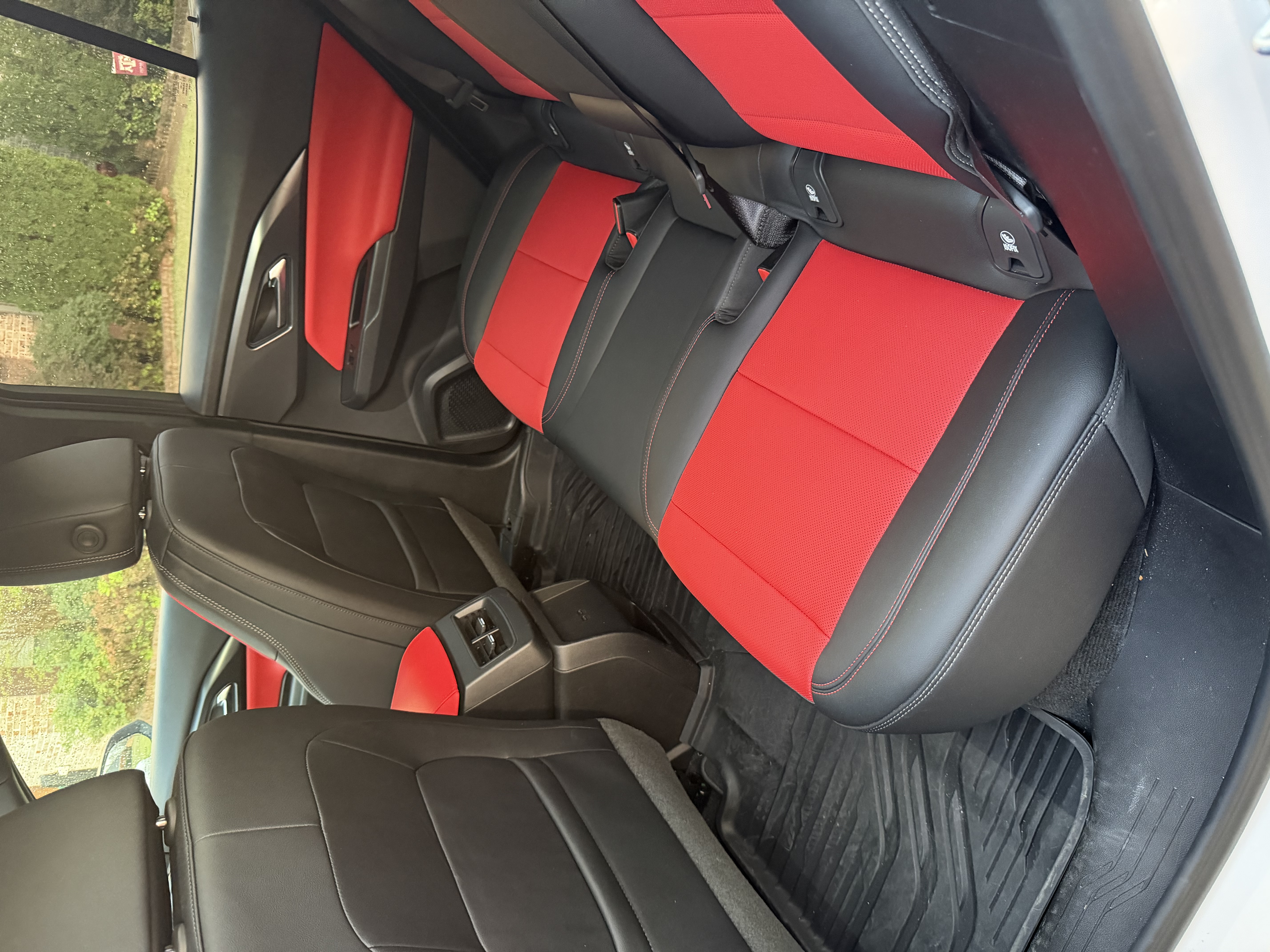 Used 2025 Chevrolet Equinox EV RS FWD image 9