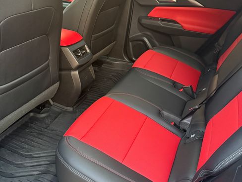 Used 2025 Chevrolet Equinox EV RS image 9