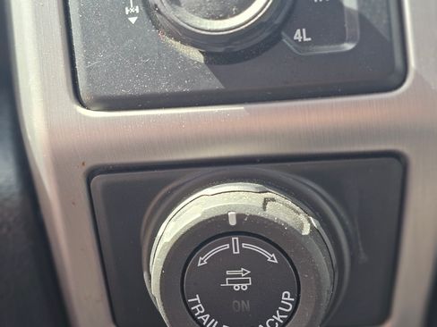 Used 2016 Ford F150 Platinum w/ Equipment Group 701A Luxury image 32