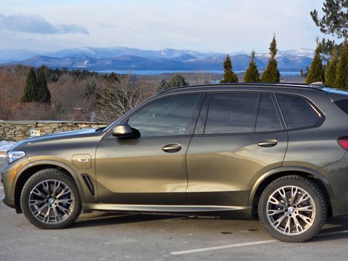 Used 2022 BMW X5 xDrive45e w/ M Sport Package image 9