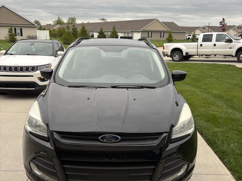 Used 2016 Ford Escape SE w/ SE Leather Comfort Package AWD/4WD image 2