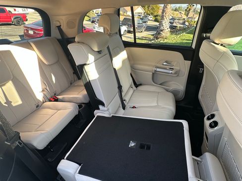 Used 2021 Mercedes-Benz GLB 250 image 24