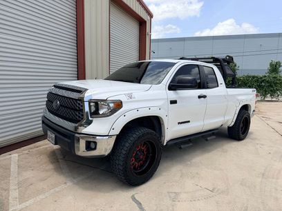 Used 2018 Toyota Tundra SR5 w/ SR5 Upgrade Package