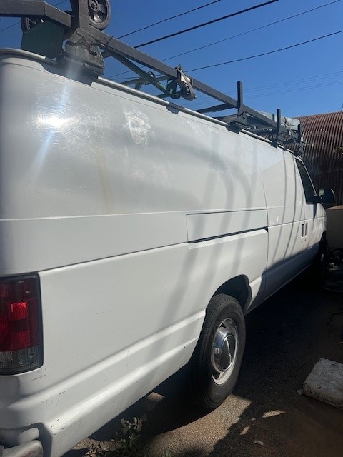 Used 2001 Ford E-350 and Econoline 350 Extended Super Duty RWD image 1