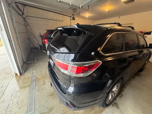 Used 2015 Toyota Highlander Limited w/ Driver Technology Package image 16