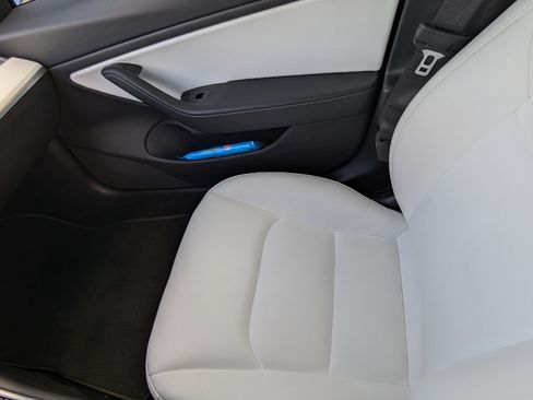 Used 2019 Tesla Model 3 Long Range image 9