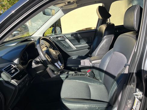 Used 2018 Subaru Forester 2.5i Premium w/ Popular Package #2A AWD/4WD image 9