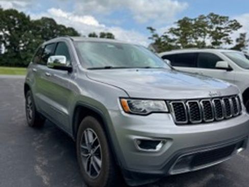 Used 2018 Jeep Grand Cherokee Limited AWD/4WD image 5