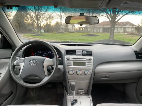 Used 2011 Toyota Camry LE image 15