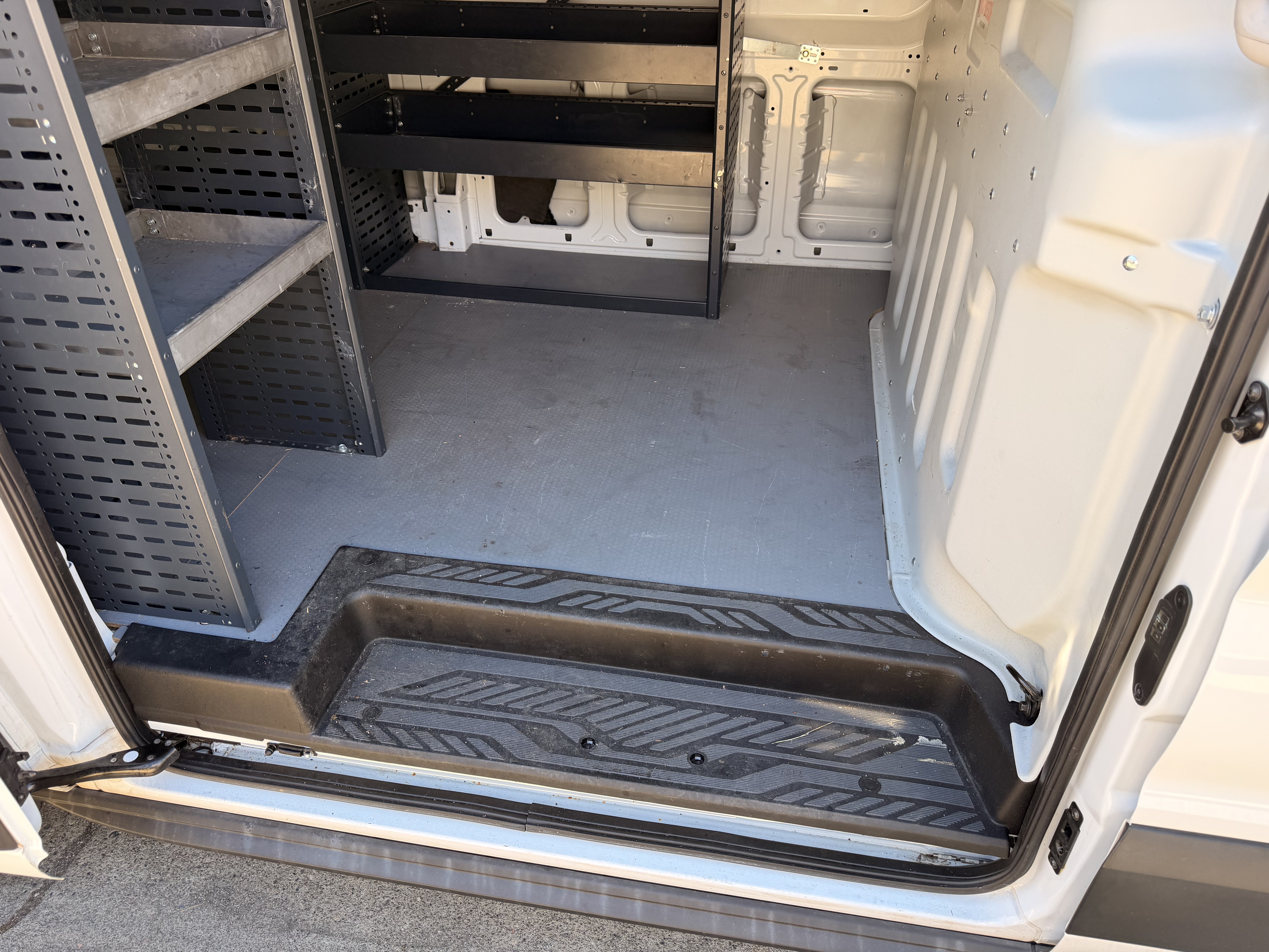 Used 2020 Ford Transit 150 Low Roof RWD image 17