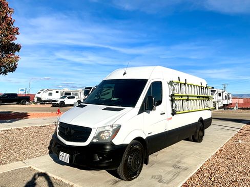 Used 2015 Mercedes-Benz Sprinter 3500 image 1