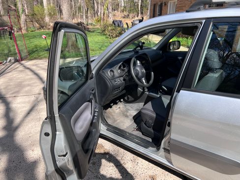 Used 2005 Toyota RAV4 2WD image 14