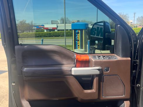 Used 2017 Ford F250 King Ranch w/ King Ranch Ultimate Package image 13