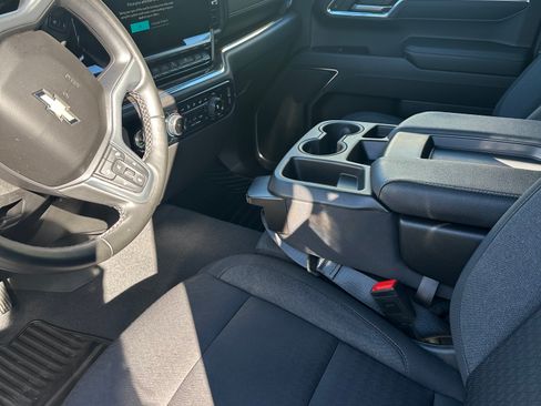 Used 2024 Chevrolet Silverado 1500 LT image 8