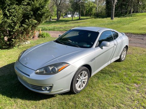 Used 2008 Hyundai Tiburon GS FWD image 1