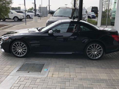 Used 2018 Mercedes-Benz SL 450 image 2