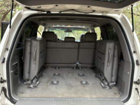 Used 2005 Toyota Land Cruiser AWD/4WD image 28