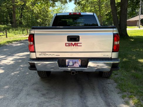 Used 2019 GMC Sierra 1500 SLE w/ SLE Value Package AWD/4WD image 9