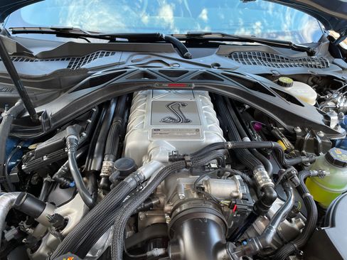 Used 2021 Ford Mustang Shelby GT500 w/ Technology Package image 12