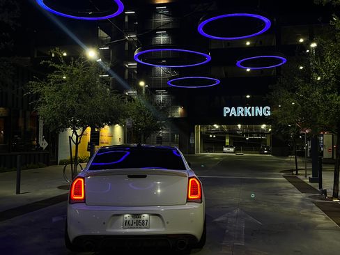 Used 2018 Chrysler 300 S w/ 300S Premium Group image 2