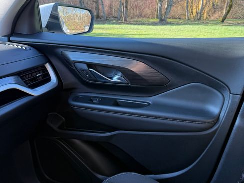 Used 2023 GMC Terrain SLE image 22