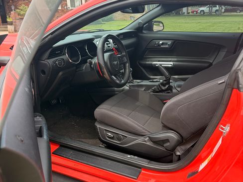 Used 2015 Ford Mustang Coupe w/ Equipment Group 051A RWD image 2