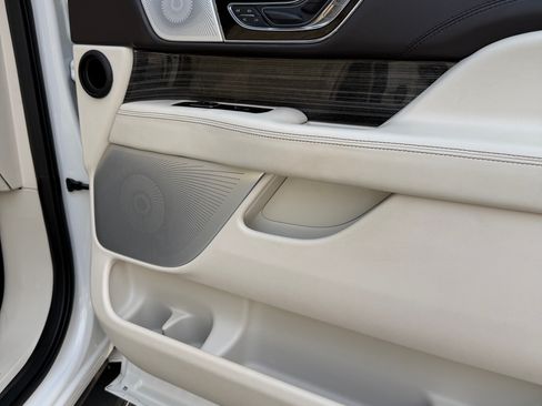 Used 2023 Lincoln Navigator Black Label image 21