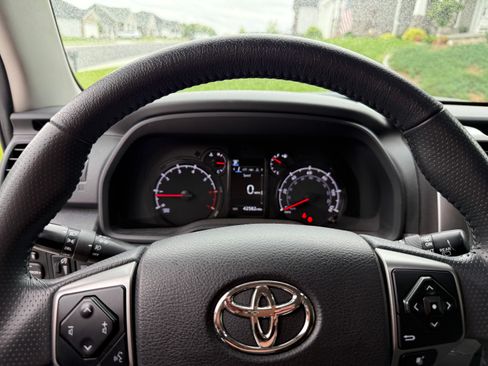 Used 2021 Toyota 4Runner SR5 image 17