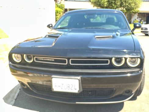 Used 2019 Dodge Challenger SXT RWD image 15