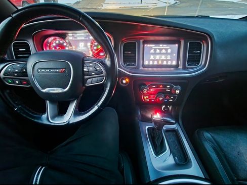 Used 2020 Dodge Charger SXT w/ Leather Interior Group image 7