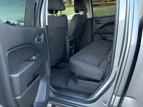 Used 2020 Chevrolet Colorado LT w/ Safety Package image 19