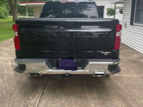 Used 2021 Chevrolet Silverado 1500 LT w/ Z71 Off-Road Package image 4