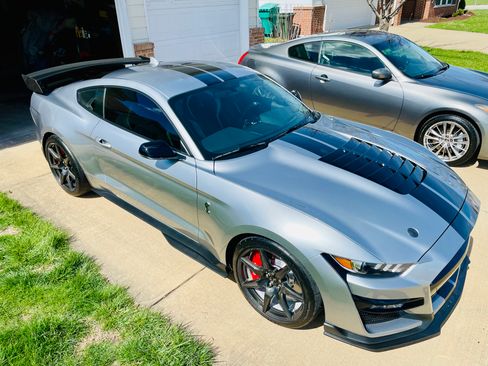 Used 2020 Ford Mustang Shelby GT500 w/ Carbon Fiber Track Pack image 4