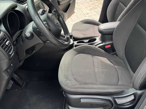 Used 2016 Kia Soul image 18