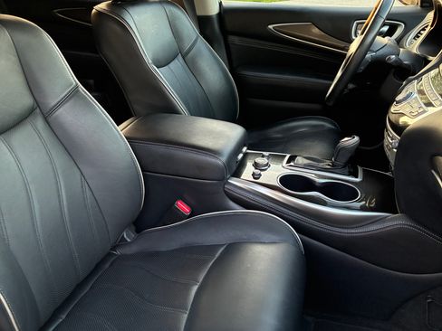 Used 2019 INFINITI QX60 Luxe w/ Essential Package image 8