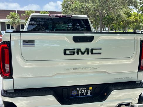 Used 2025 GMC Sierra 1500 Denali Ultimate AWD/4WD image 4