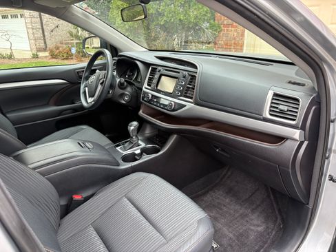 Used 2015 Toyota Highlander Plus image 10