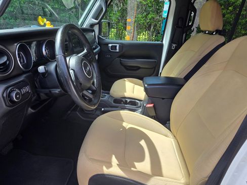 Used 2018 Jeep Wrangler Unlimited Sport S AWD/4WD image 14