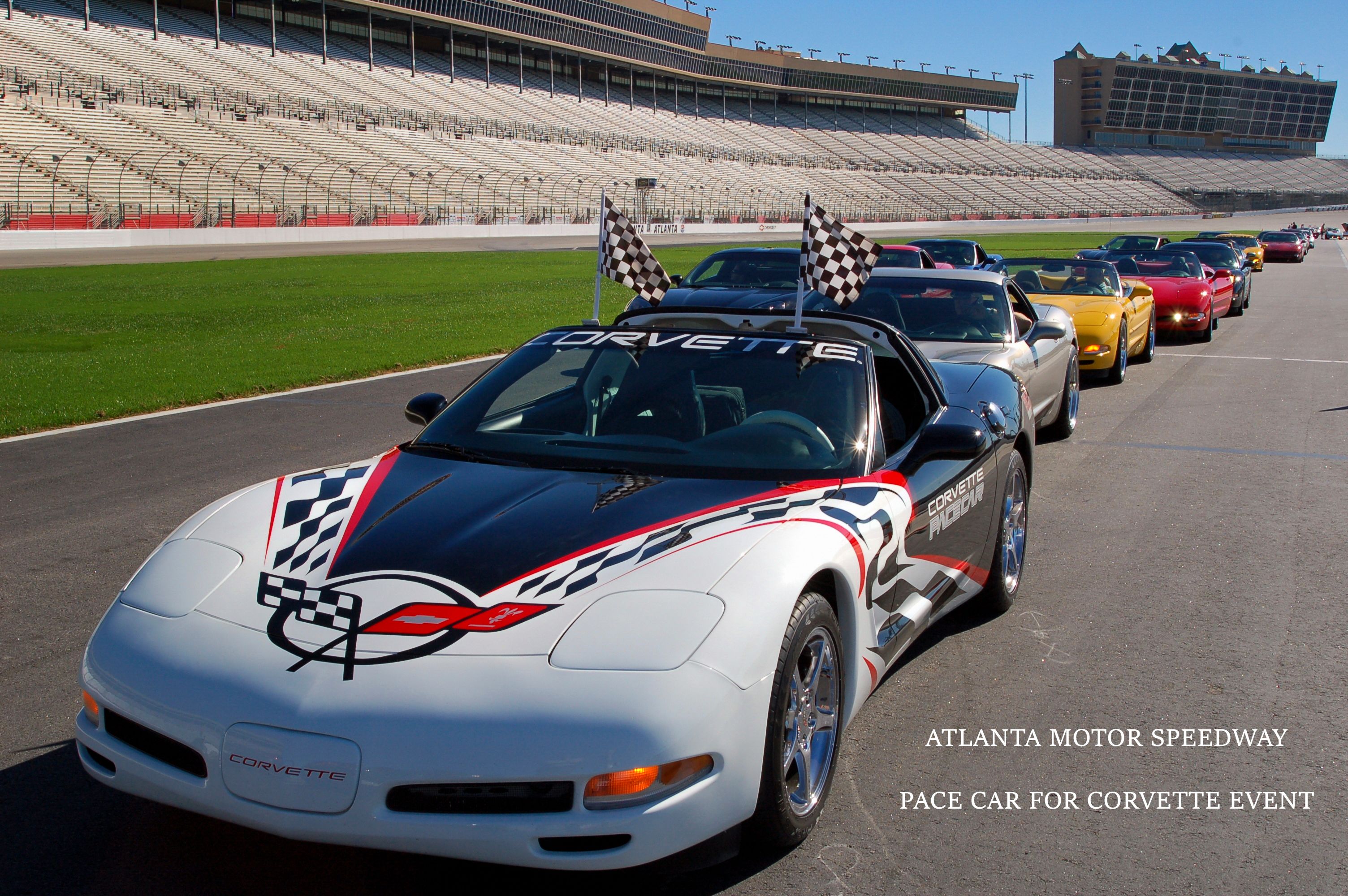 Used 1998 Chevrolet Corvette Coupe w/ Roof Pkg RWD image 24